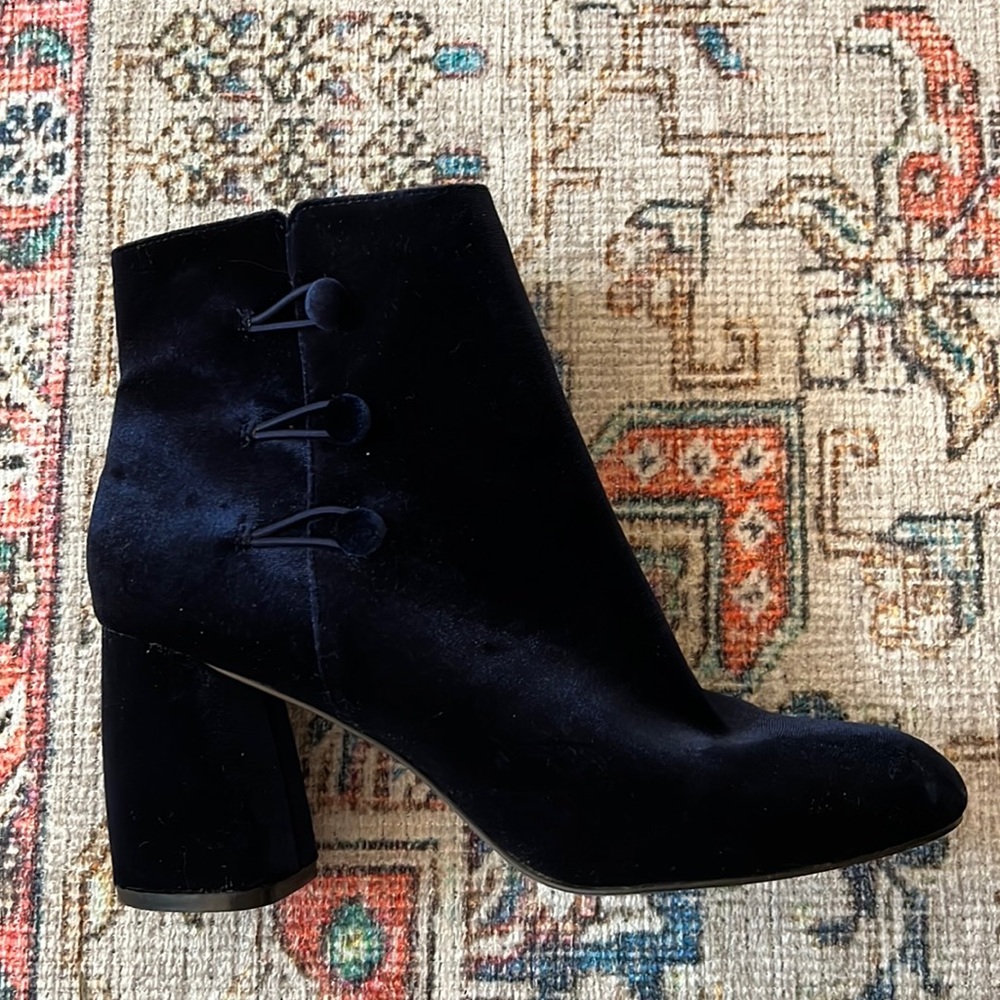 Blue velvet Nine West boots